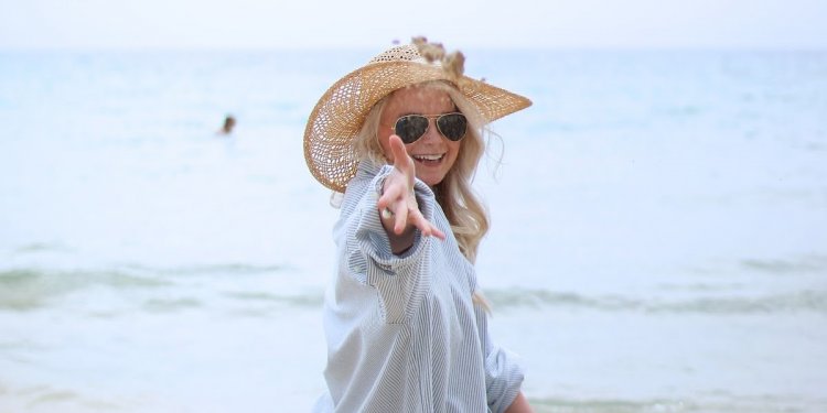 ANDREA CLARE: VINTAGE CUTOFFS